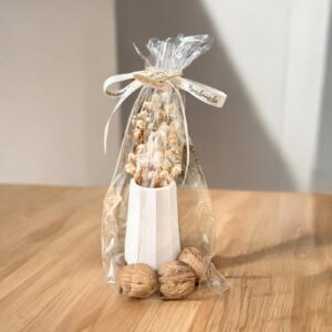 מארז מתנה לפסח – אגרטל ואגוזים