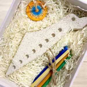 חנוכייה בצורת ארץ ישראל מבטון - דמוי אבן