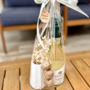 מארז מתנה לפסח - אגרטל, אגוזים ויין