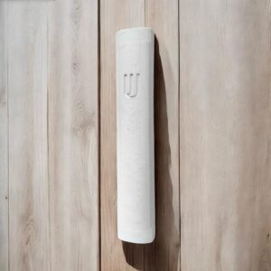 בית מזוזה מבטון לבן עם ש' למעלה