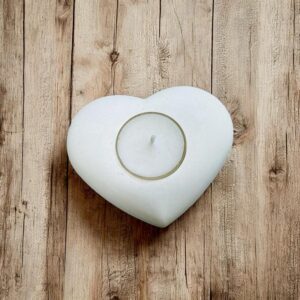 פמוט לב- לבן