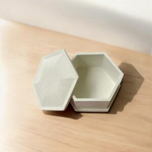 קופסת תכשיטים עם מכסה - לבן